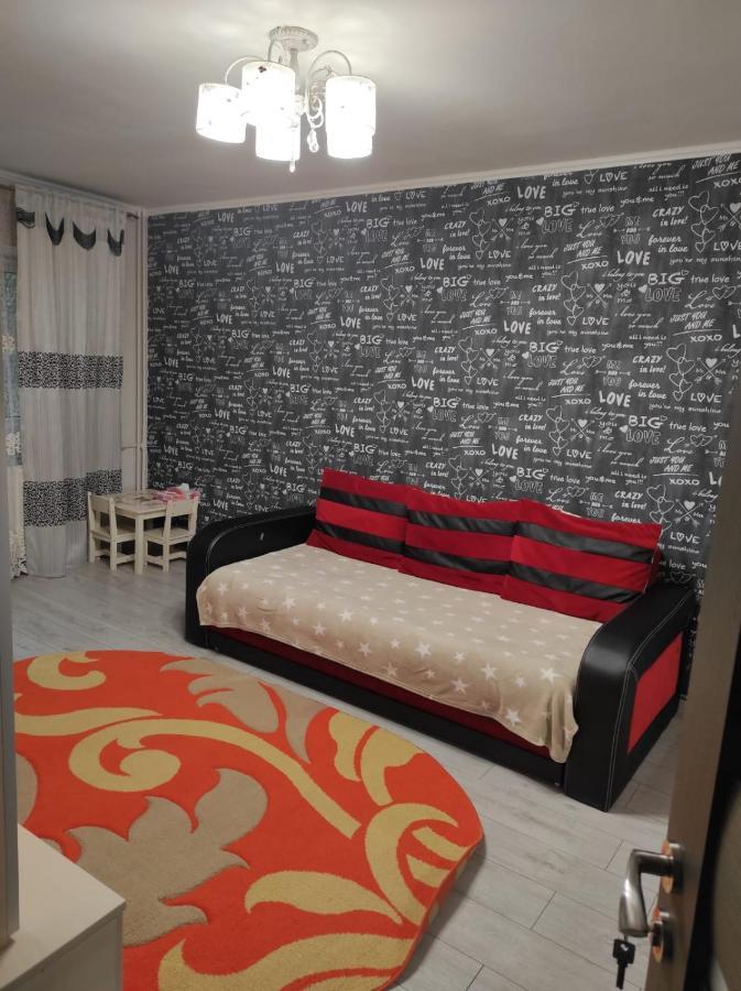 Private Room Near 3 Min Metrou Crangasi, 40 M2 Boekarest Buitenkant foto